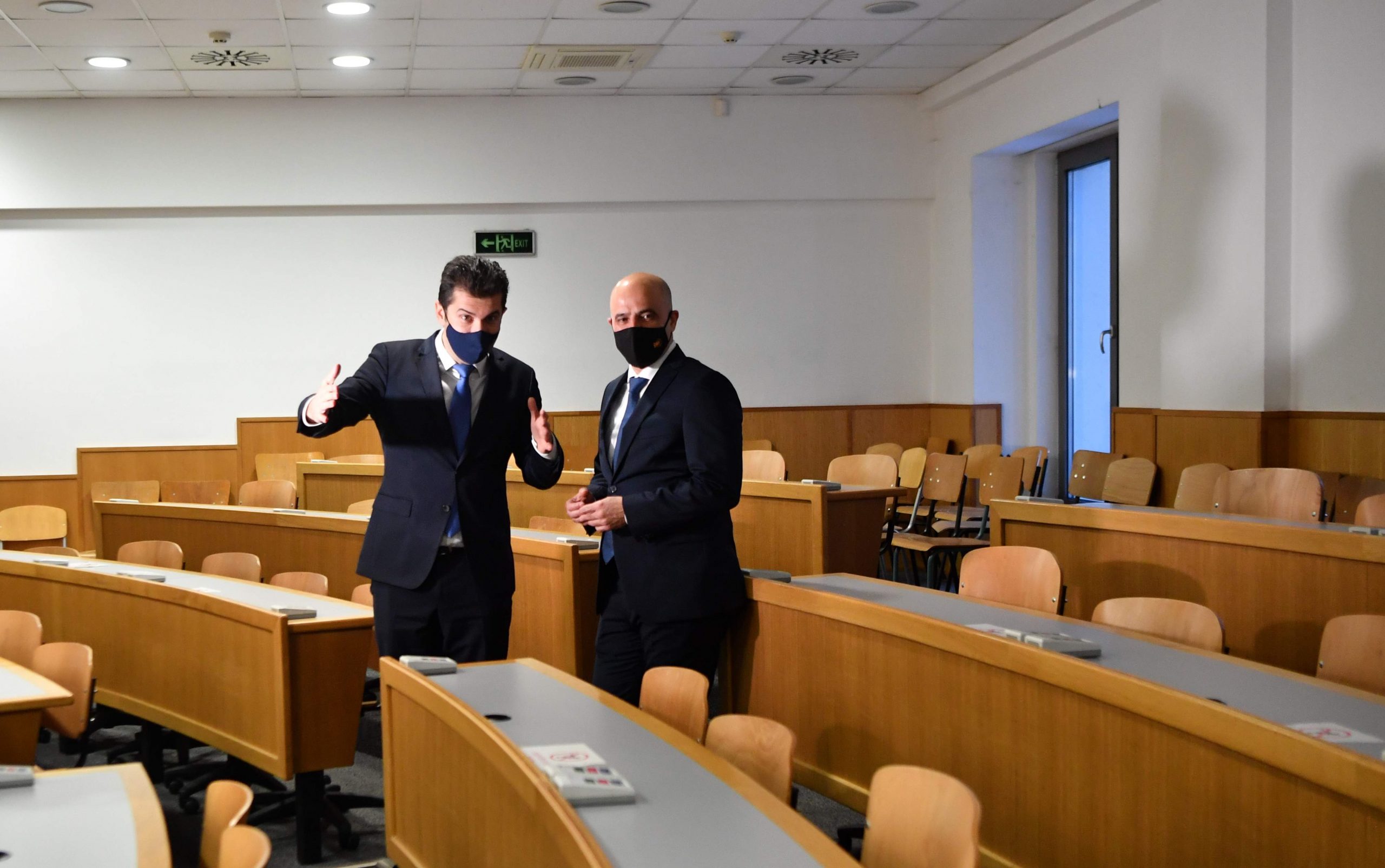 Ковачевски и Петков ја изразија важноста да се охрабри комуникацијата и соработката меѓу државните универзитети во Северна Македонија и Бугарија