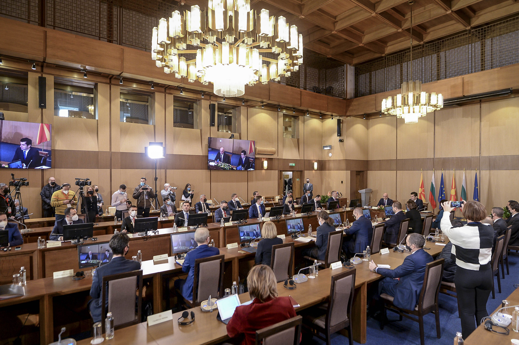 Работните групи на владите на Македонија и Бугарија ги поставија основите за работа и го утврдија роковите за исполнување на приоритетите