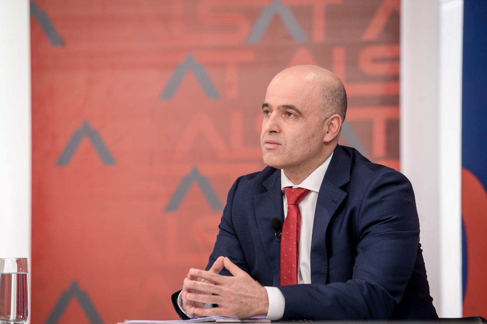 Ковачевски: Минимална плата од 18.000 денари, поддршка и за работниците и за компаниите