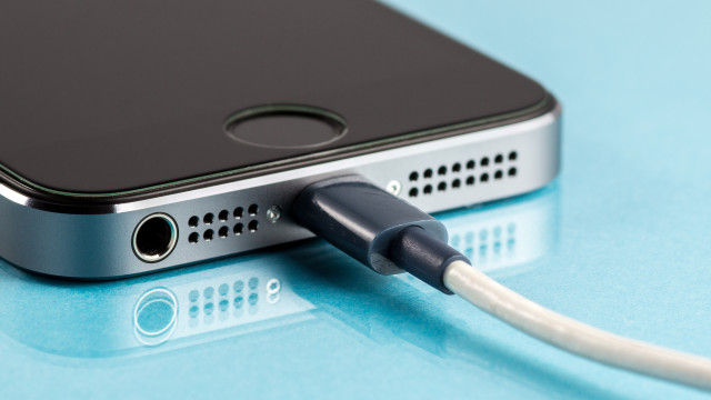 Apple ја претстави новата генерација на буџетски iPhone во март