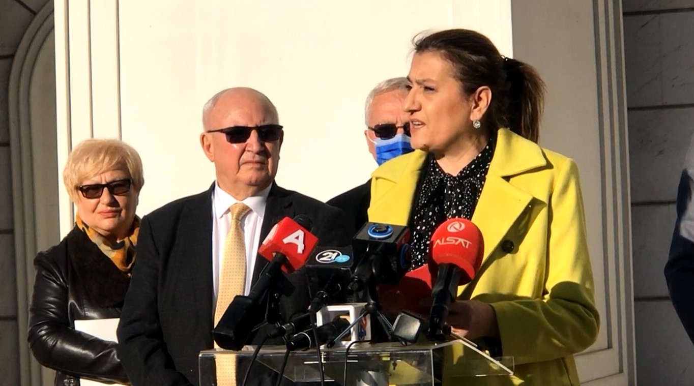 „Покачувањето на пензиите нема да зависи од ничија политичка волја“, порача Тренчевска