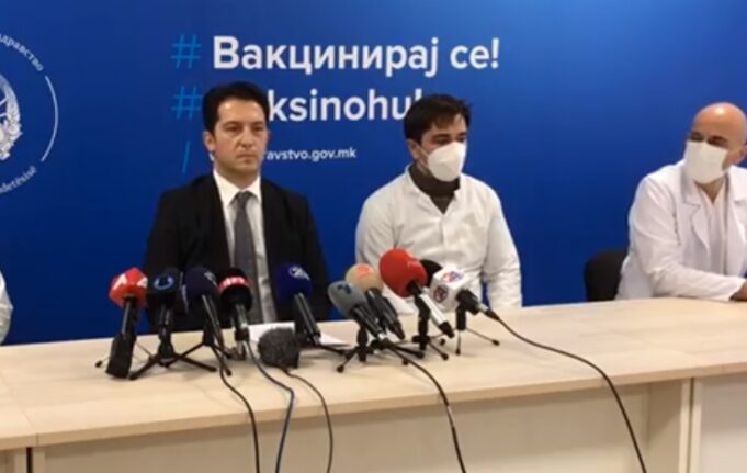 Лекарите апелираат на трета доза, Демири: Внимавајте, Омикрон не е така „наивен“