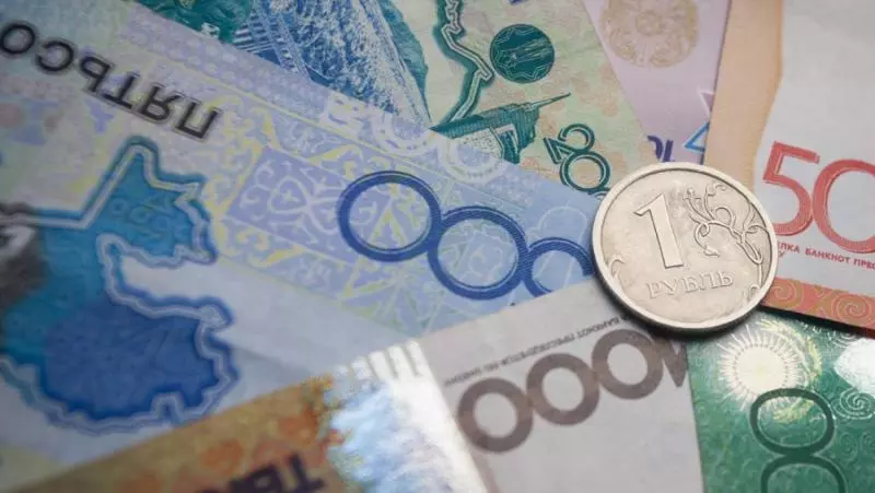 За време на говорот на Бајден, рубљата зајакна во однос на доларот и еврото