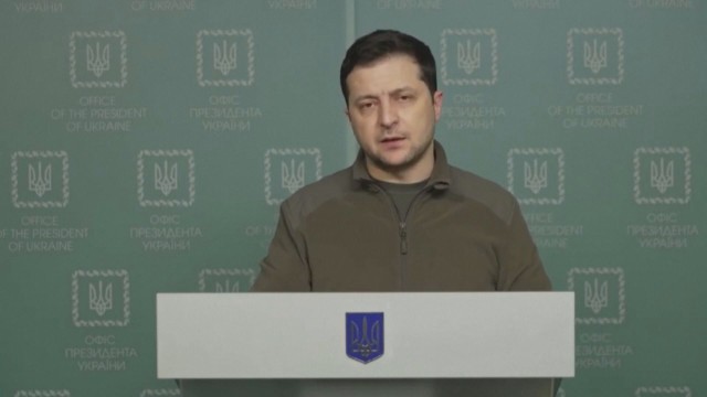 Зеленски до Запад: Донесете брза одлука, пратете ни авиони