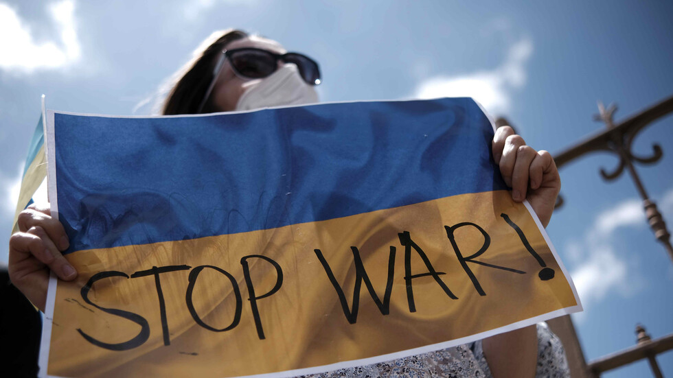 Претседателот Зеленски им се обрати на демонстрантите против војната ширум Европа