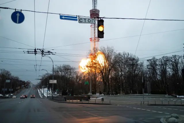ВИДЕО: Нова тешка ноќ во Киев – вечерва се слушаат серија експлозии