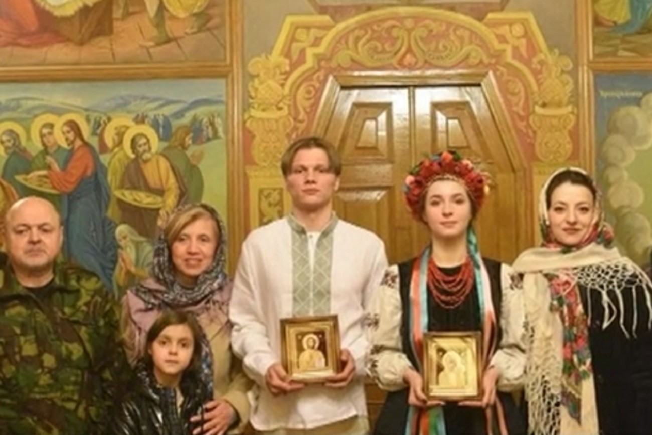 Љубов на дождот од куршуми: Јарина и Свјатослав станаа семејство на првиот ден од војната