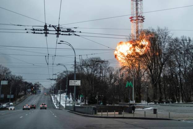 Русија ја погодена телевизиска кула во Киев (ВИДЕО)