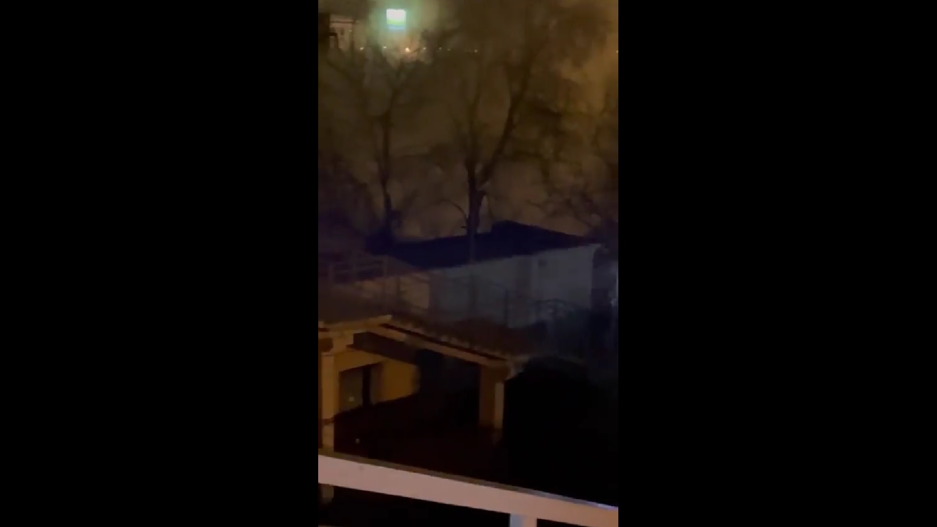 ВИДЕО: Сирени за воздушен напад и силни експлозии вечерва во Украина