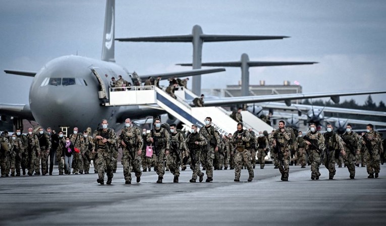 Поради војната во Украина, во Германија повторно се разговара за воведување на задолжителен воен рок