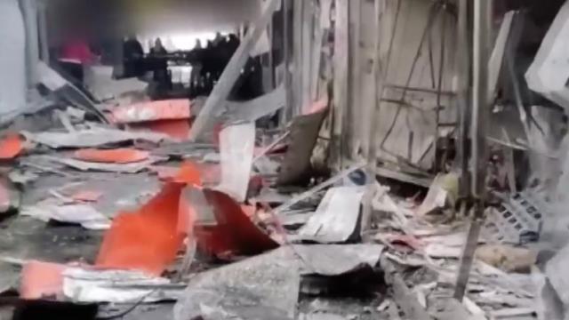 Украина: Најмалку 500 цивили загинаа во напади во Харков