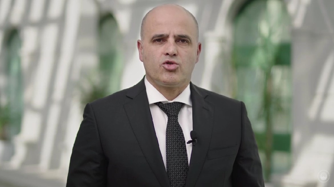 Ковачевски: Додека Мицкоски бојкотира, јас навечер не спијам за наутро да обезбедам храна