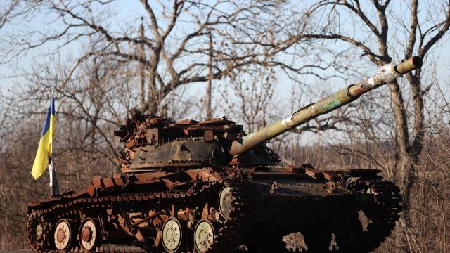 Украина: Руската армија загуби 353 тенкови, 57 авиони и 83 хеликоптери
