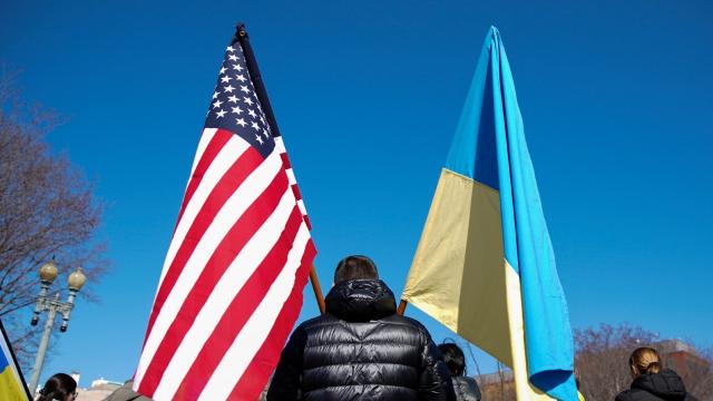 Илјадници луѓе во САД се пријавија да се борат во Украина