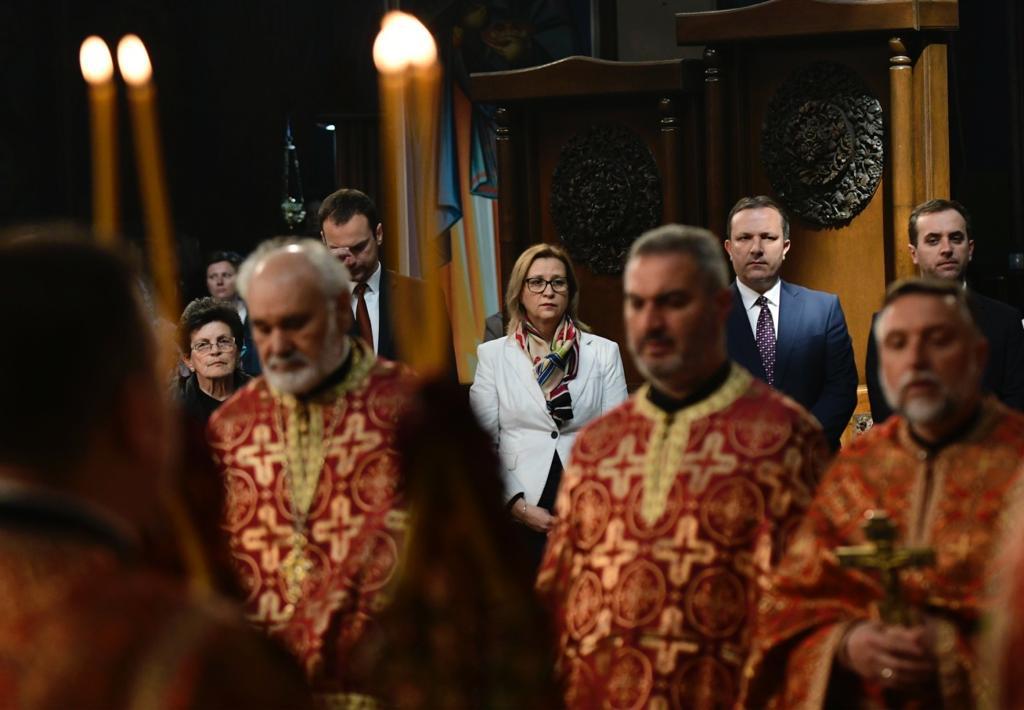 Владина делегација присуствуваше на свечената Велигденска литургија во соборниот храм Св. „Климент Охридски“ во Скопје