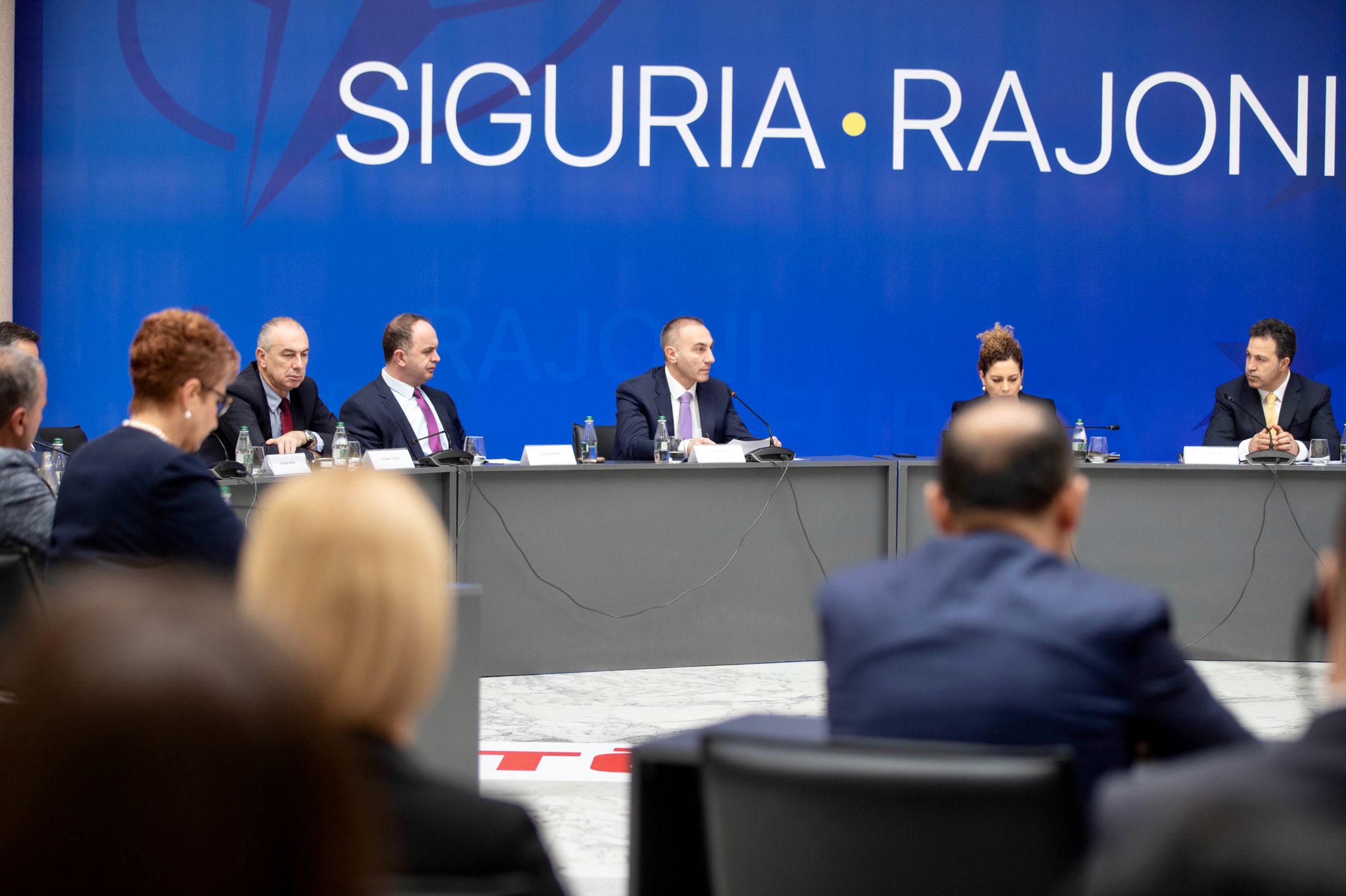 Груби со порака до ЕУ: Лозинката за интеграцијата на Македонија и Албанија е Украина