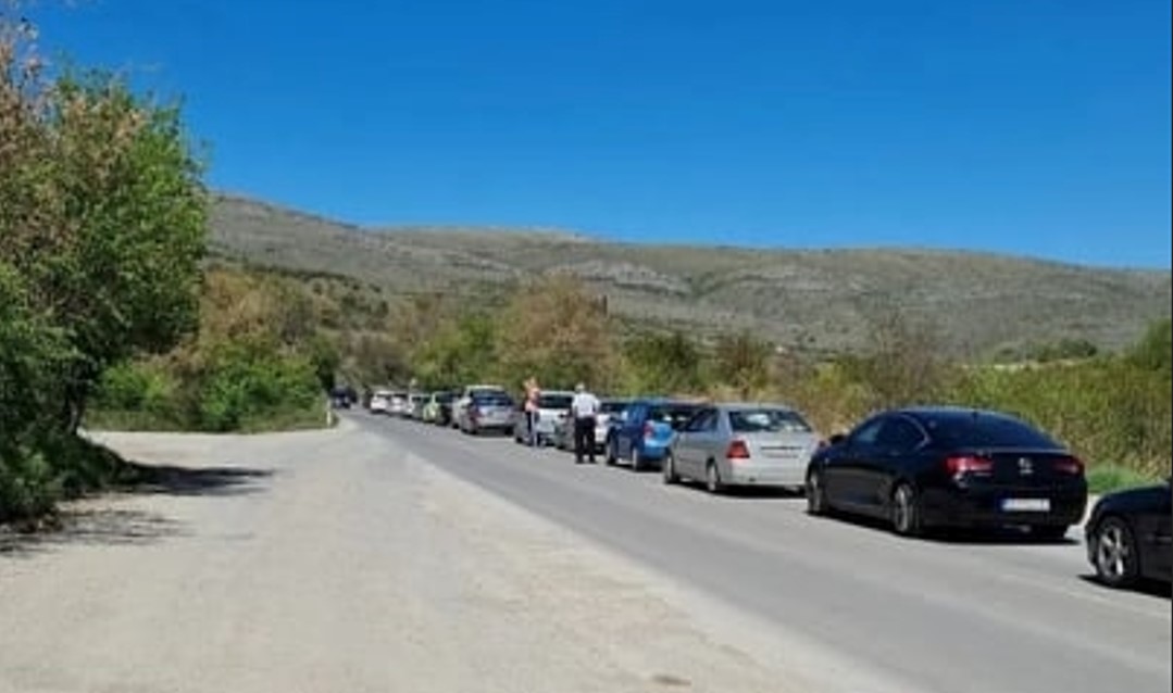 Километарска колона од Прилеп кон Кавадарци поради сообраќајна несреќа