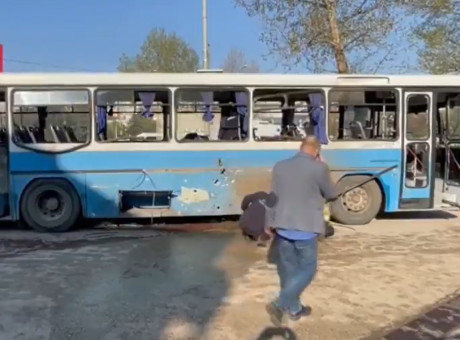 Нападнат полициски автобус во Турција, има и жртви (ВИДЕО)