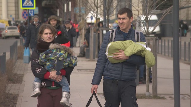 Војната во Украина: Бројот на бегалци надмина 6 милиони