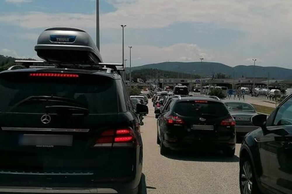 Ако со кола планирате на одмор во Грција, добро се пресметајте – од цените на горивата нема да ви падне добро!
