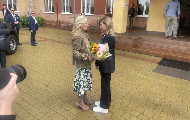 Првата дама на САД во ненадејна посета на Украина и средба со Олена Зеленски