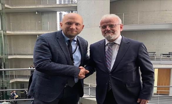 Евроинтеграциите и спорот со Бугарија во фокусот на средбата на собраниската делегација и Сарацин