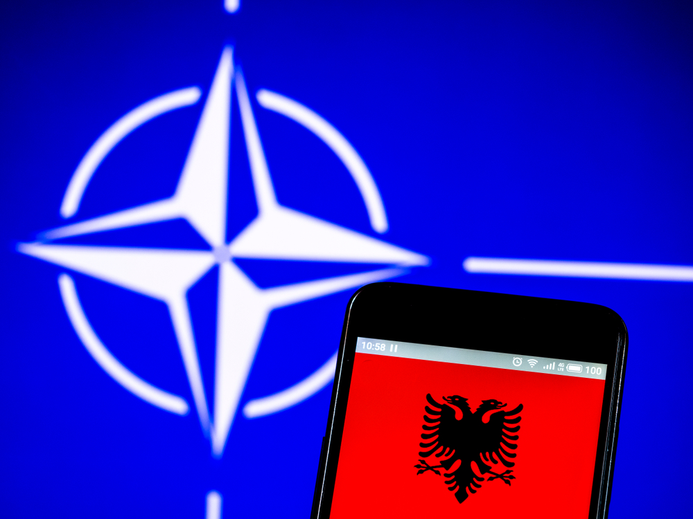 Албанија му нуди на НАТО базата Пашалиман од времето на НАТО