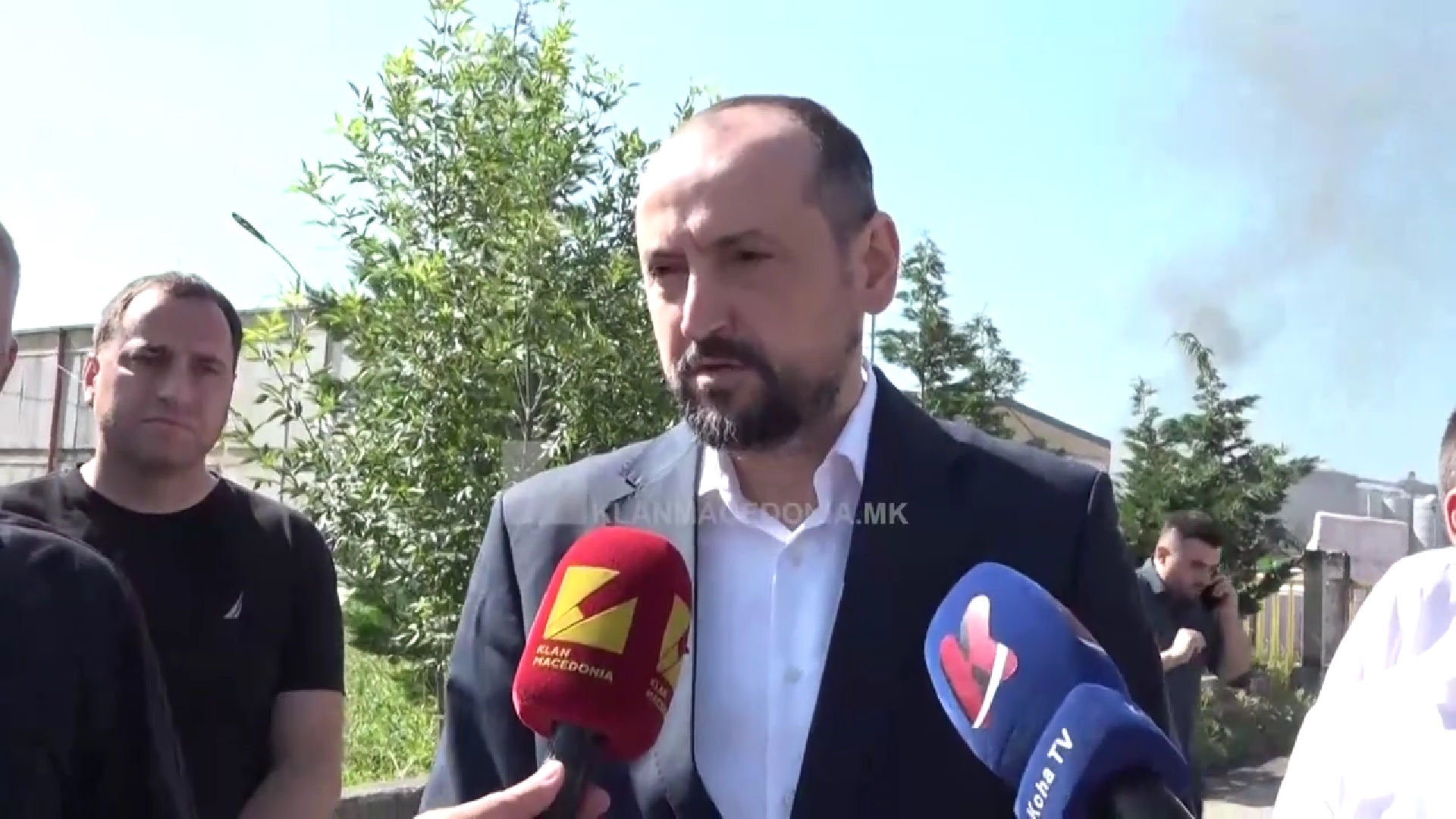 ВИДЕО: Битиќи ја посети опожарената фабрика во Тетово: Ова е катастрова, среќа е што нема жртви!