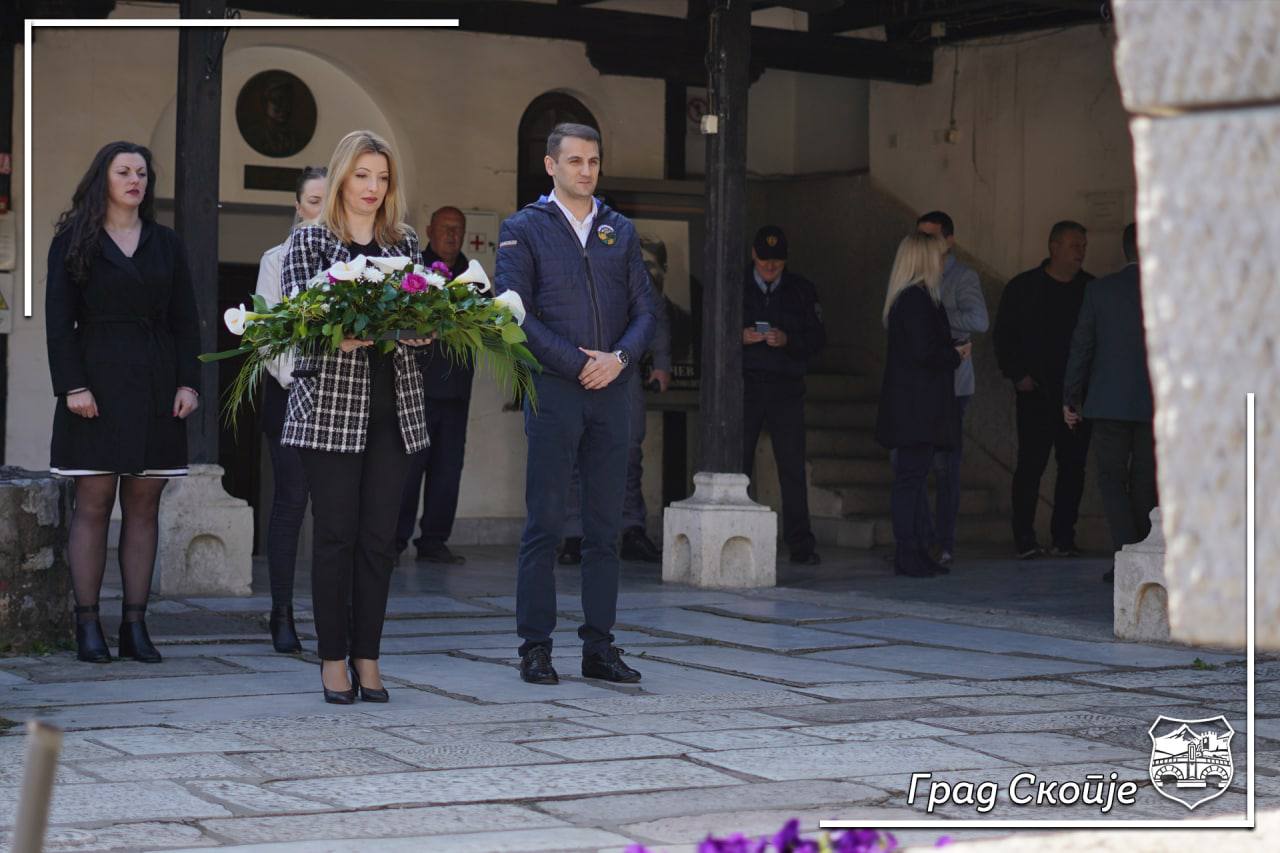 Делегација од Град Скопје положи свежо цвеќе на гробот на великанот Гоце Делчев