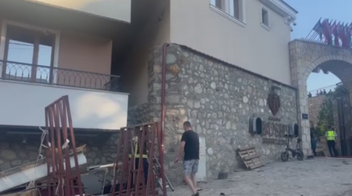 10 лица повредени во пожарот во „Буши“ – пренесени во ГОБ „8 Септември“ и на Токсикологија