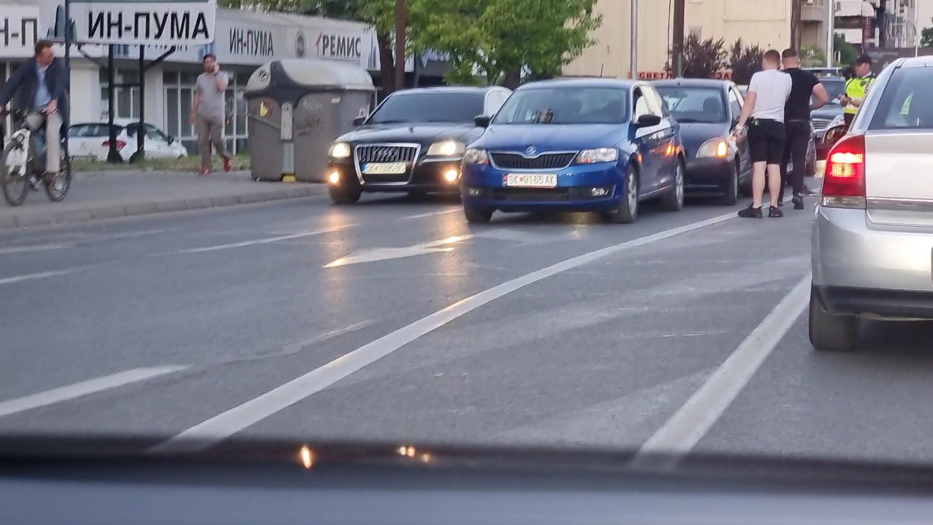 ФОТО: Карамбол во Скопје, сообраќајна несреќа направи метеж