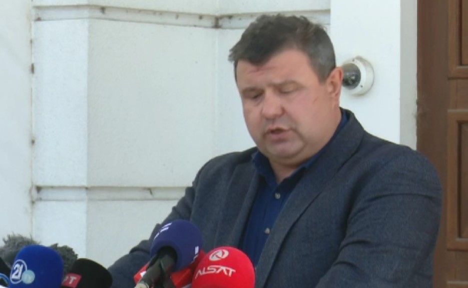 Мицевски најави: Од утре активна блокада на Собранието