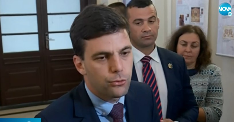 Минчев се согласува со премиерот: Треба да се свика советот за односите со Северна Македониа