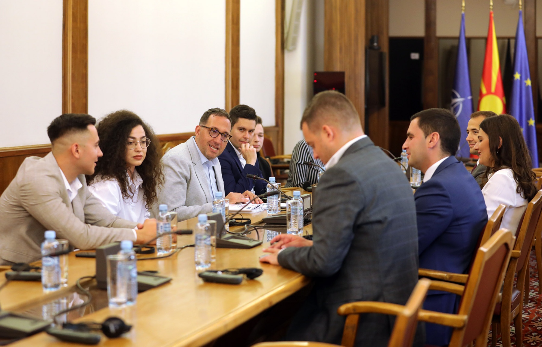Дигитализацијата е приоритет на младите и мотивацијата да останат во земјата – Клубот за младински прашања и политики при Собранието и ИДУЕП ќе работат на заеднички иницијативи