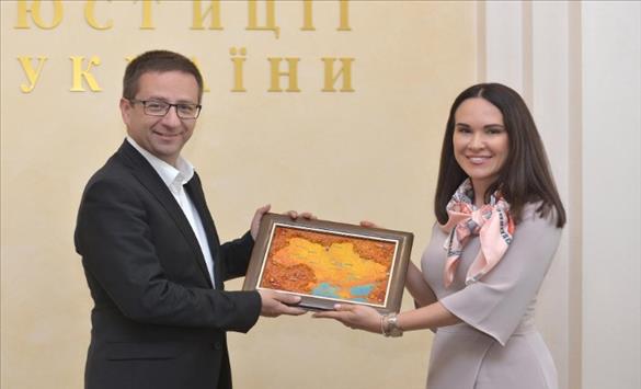 Андоновски во Украина се сретна со заменик министерката за правда, Мудра