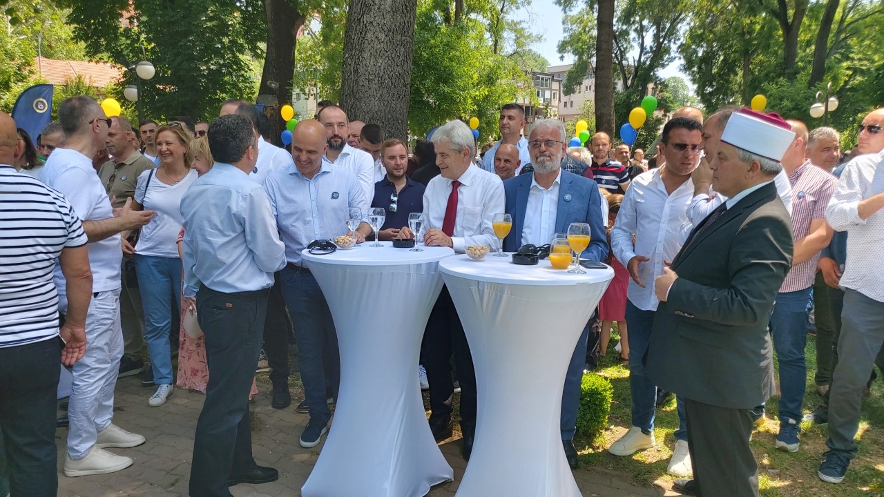 Ковачевски, Заев и владини министри гости на јубилејот што го одбележува ДУИ