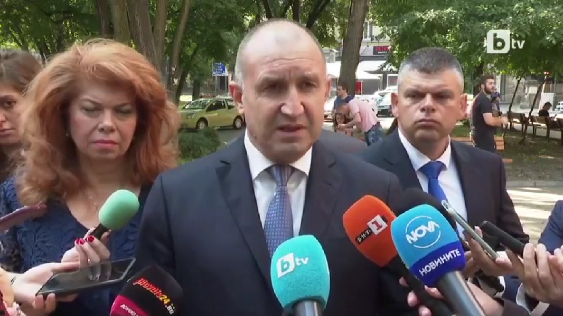 Радев: Внесувањето на Бугарите во македонскиот устав е доволно за стар на преговори, но не и последно барање (ВИДЕО)