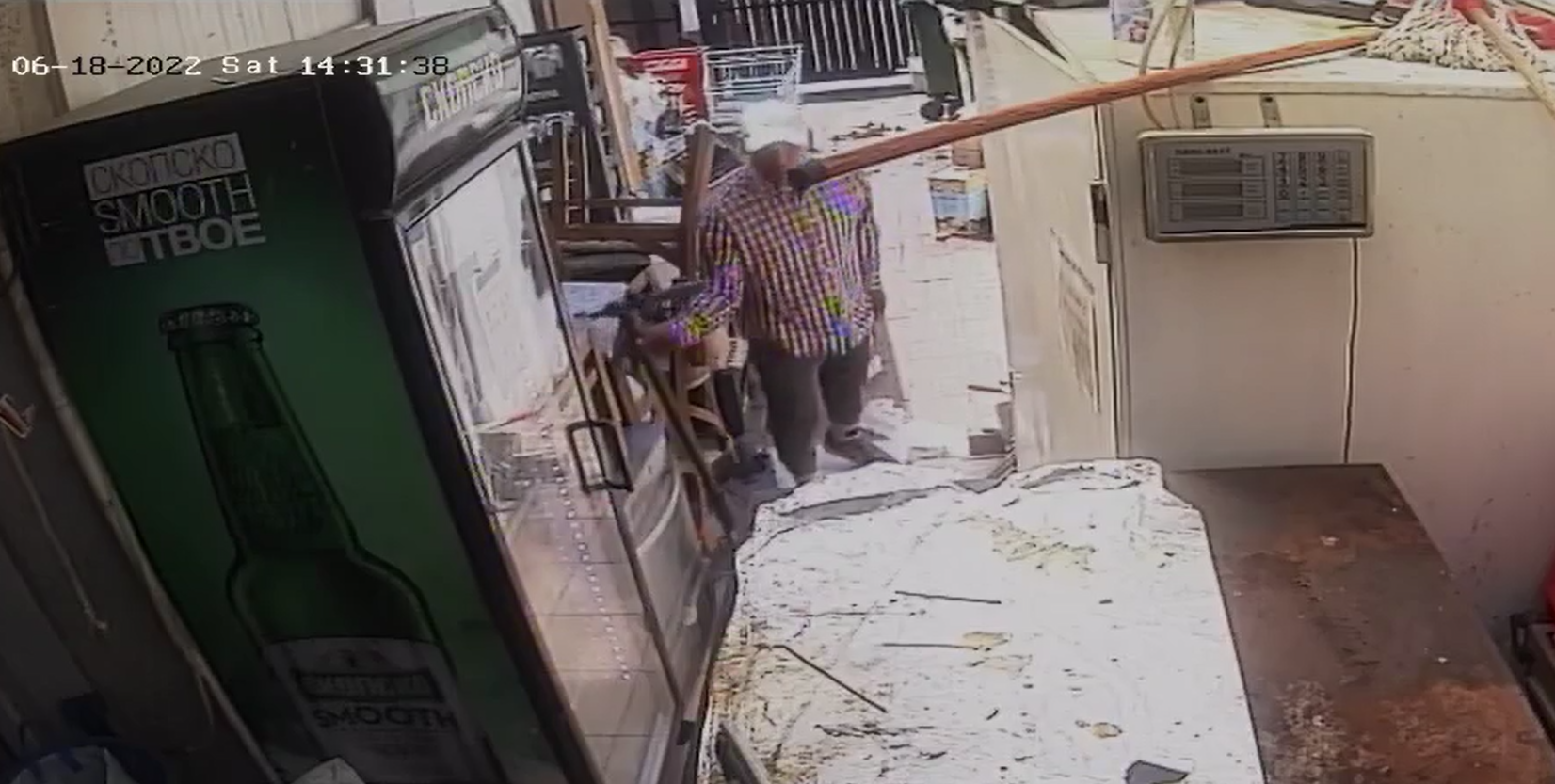 ВИДЕО: Дрска кражба среде бел ден во Скопје – го препознавате ли човекот?
