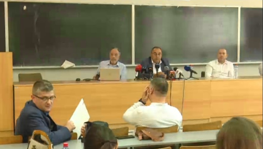 В среда ќе се знаaт цените на блоковите и ниските тарифи – „До тогаш ќе ги оставиме познатите експерти да лицитираат со цени“