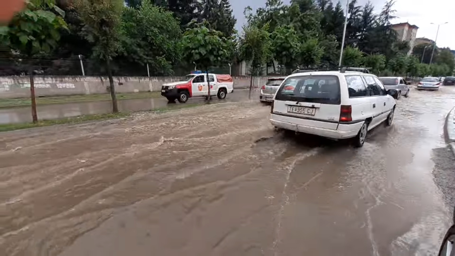 Тетовските улици повторно под вода (ВИДЕО)