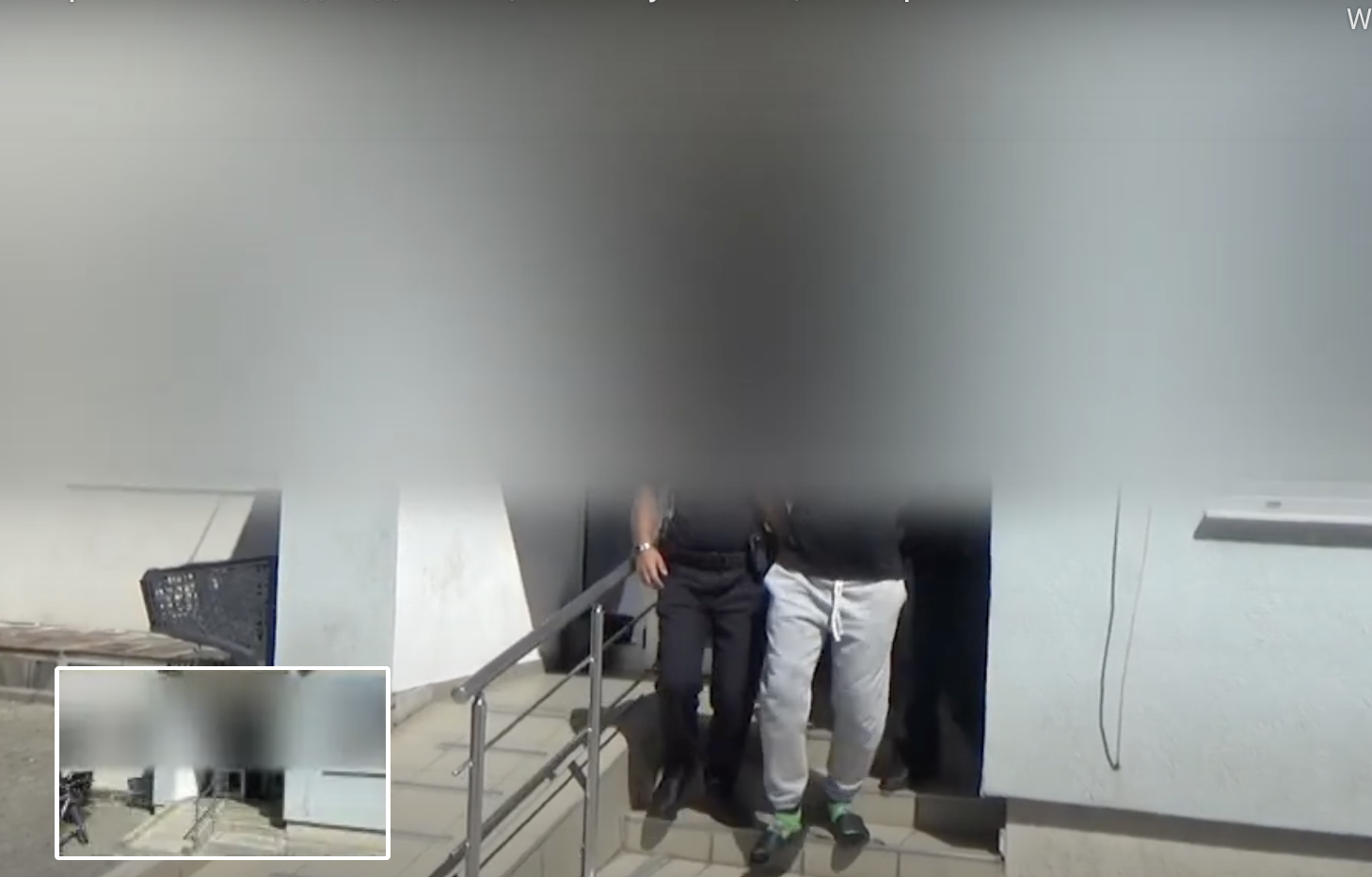 (ВИДЕО) Скопјанец однесен во суд каде се бара притвор, за напад на полицајци пред Собранието