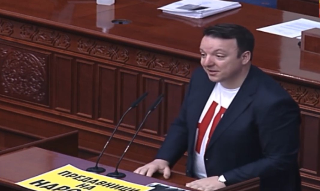 Николоски: Додека прават бугаризација, не забораваат да крадат, местат тендер во РЕК и се задолжуваат 100 милиони евра