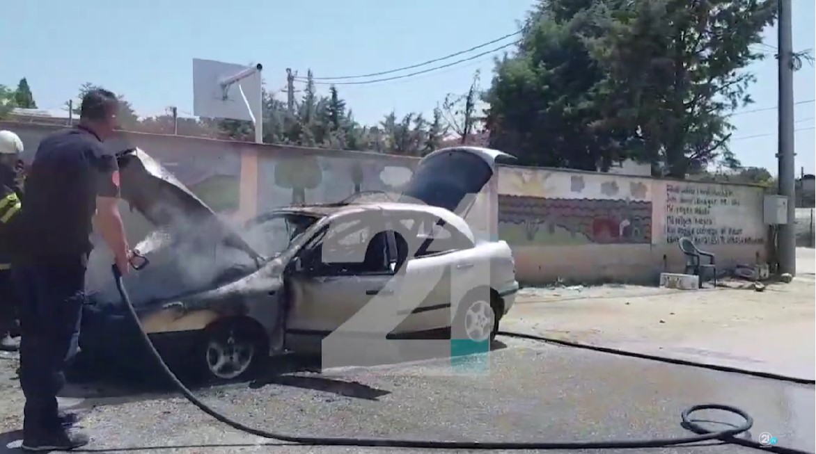 ВИДЕО: Запален автомобил во Куманово – пожарникарите на терен