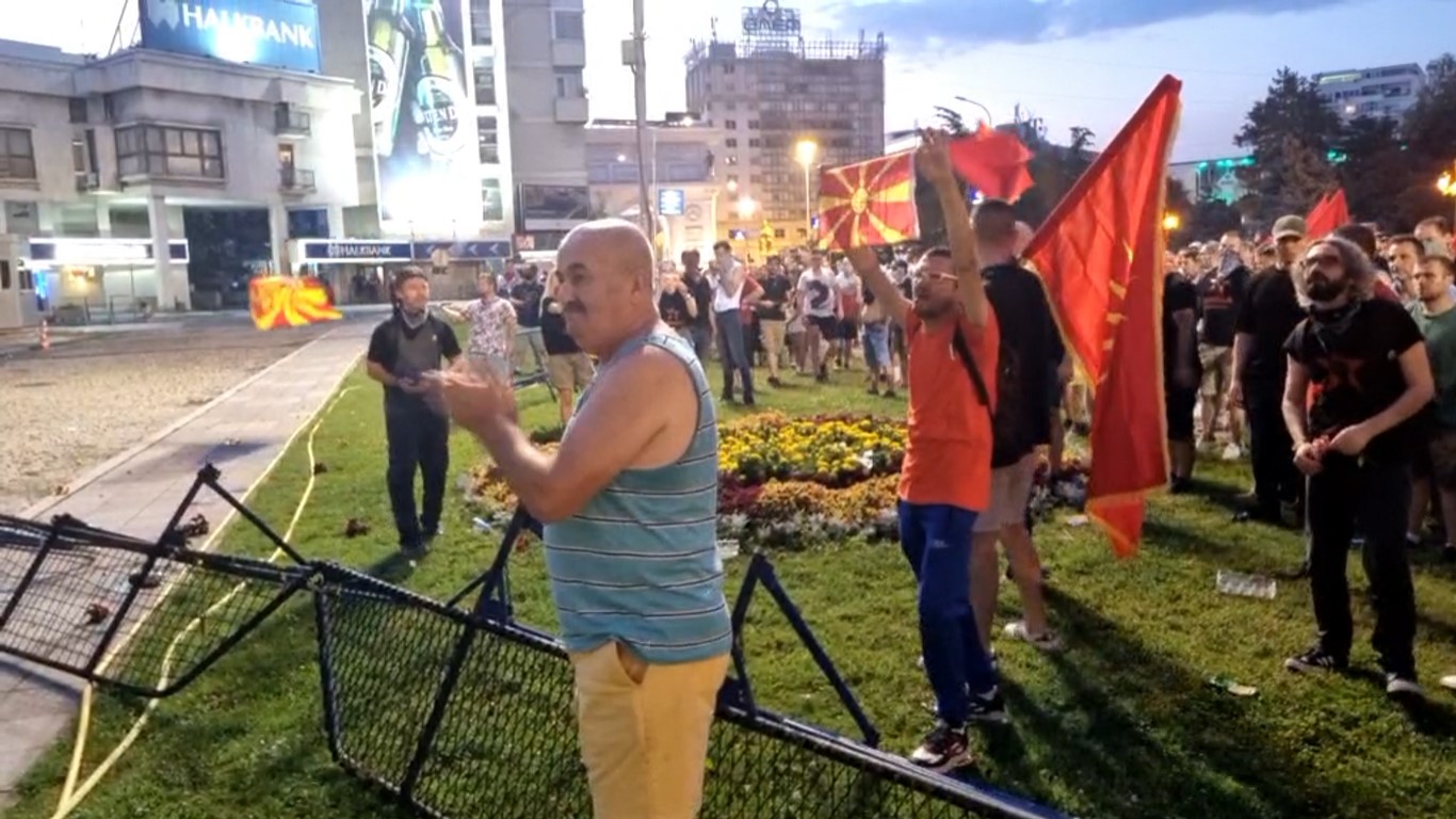 Протест и пред Собранието против францускиот предлог