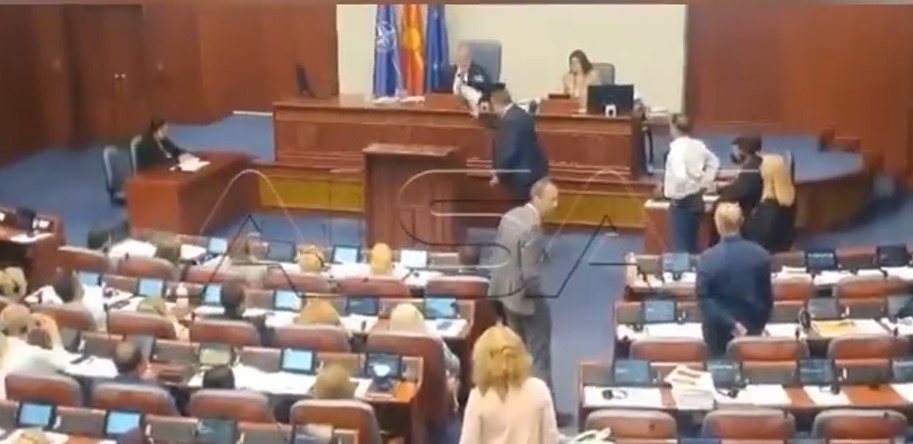 ВИДЕО: Тензии меѓу Мицевски и Џафери – причина нема пауза