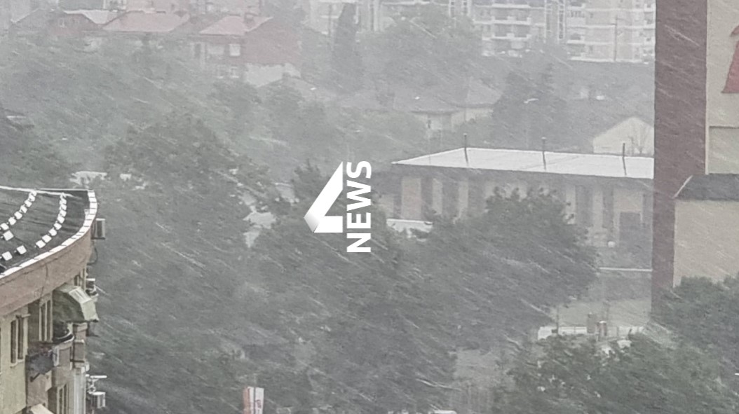 ВИДЕО: Страшно невреме го зафати Скопје, силен ветер, дожд и грмотевици