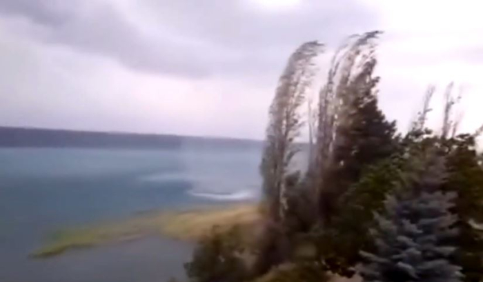 ДОСЕГА НЕВИДЕНО: Торнадо над Охридското езеро (ВИДЕО)