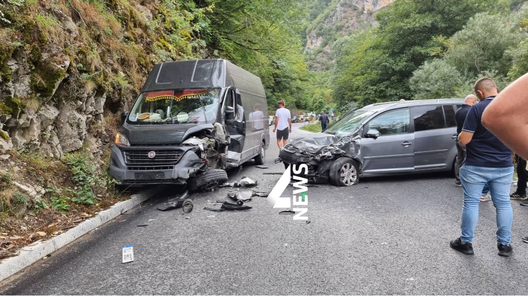ФОТО: Комбе и автомобил се судрија кај Маврово – создадена гужва на патот, има повредени….