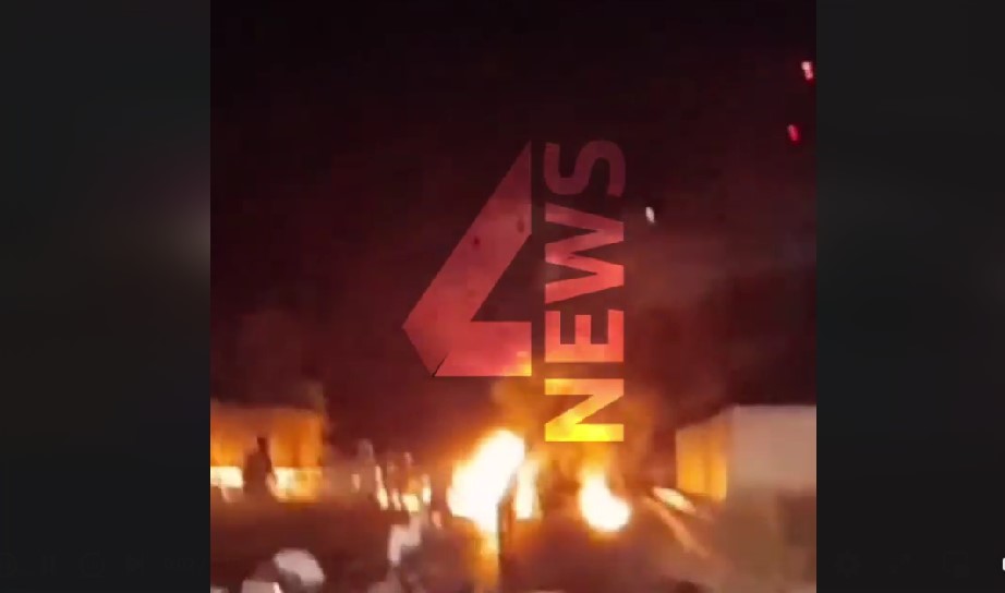 ВИДЕО: Поради немање струја жителите од ромската населба во Битола запалија оган на патот Битола-Прилеп – сообраќајот во прекин
