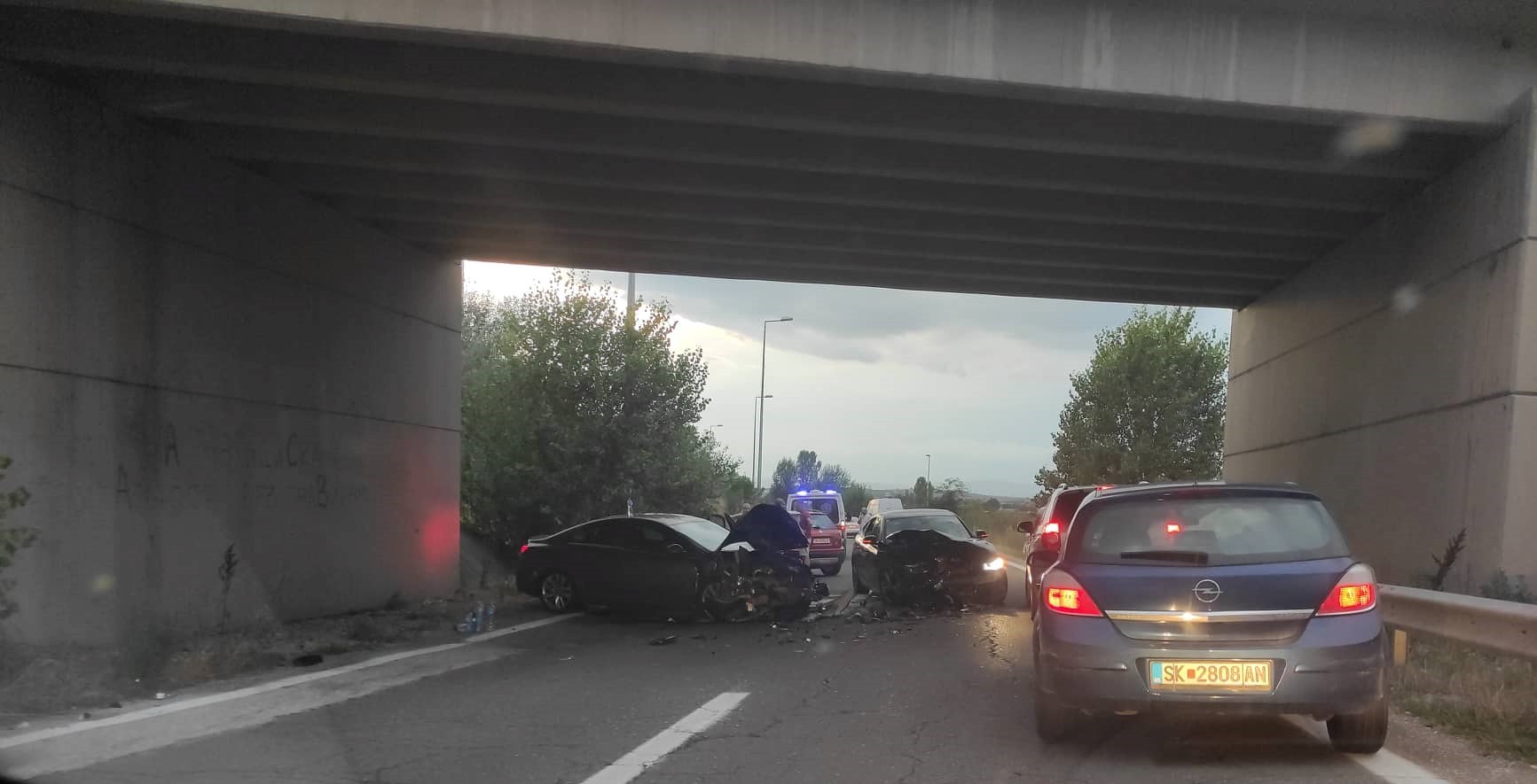 ФОТО: Тешка сообраќајна несреќа на влез во Скопје